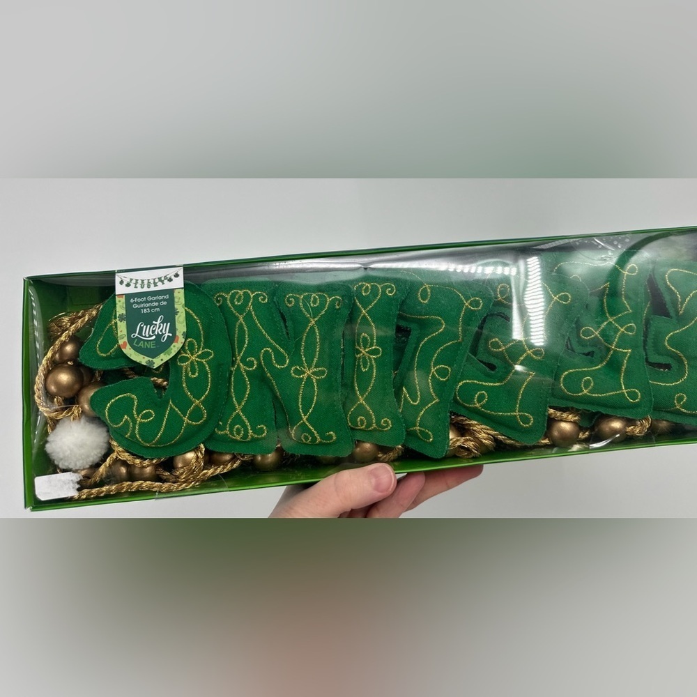 St Patricks Day Feeling Lucky Green & gold fabric  6 ft Garland NIB